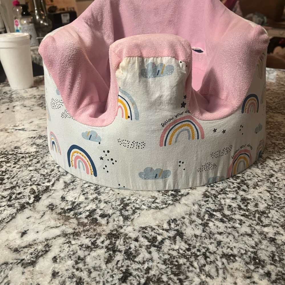 Bumbo seat with cover